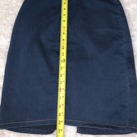 Woman jean pencil skirt - Picture 10 of 11